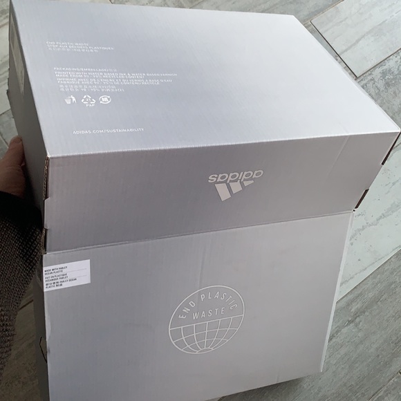 Adidas Shoe Box Empty For your Gift Wrap - Picture 6 of 10